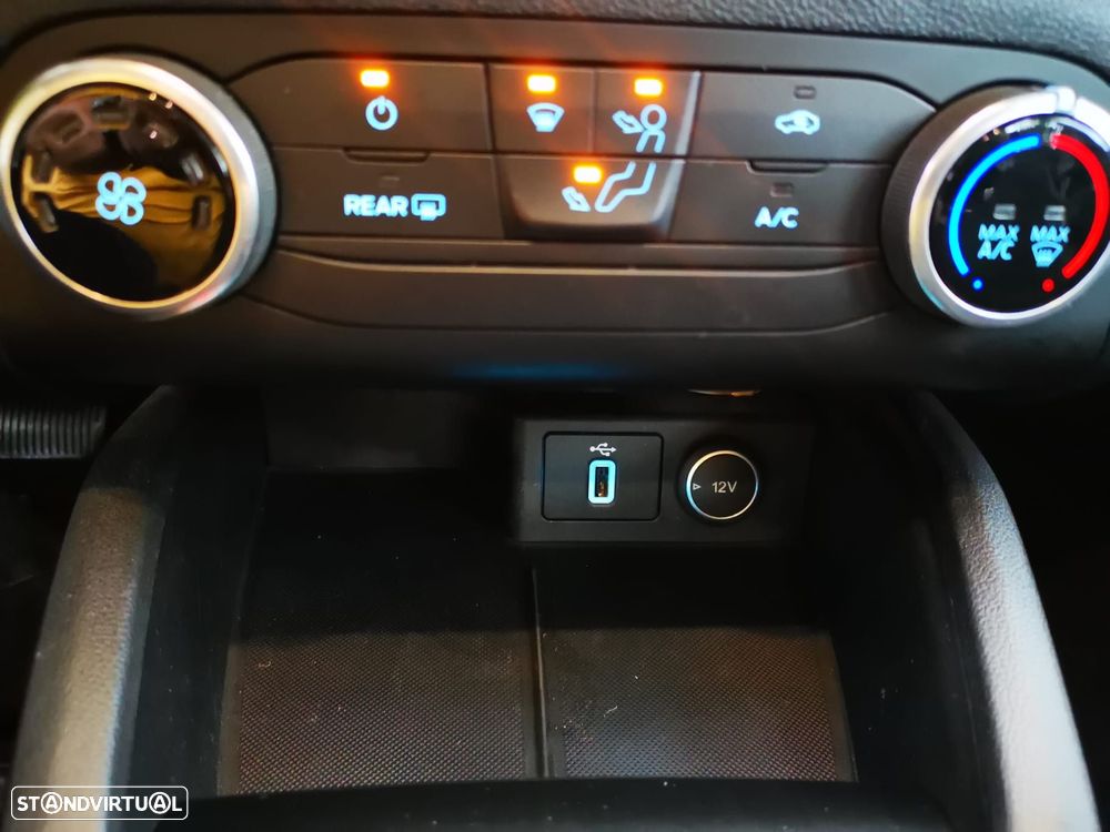 Ford Focus 1.5 TDCi EcoBlue Vignale Aut. - 19