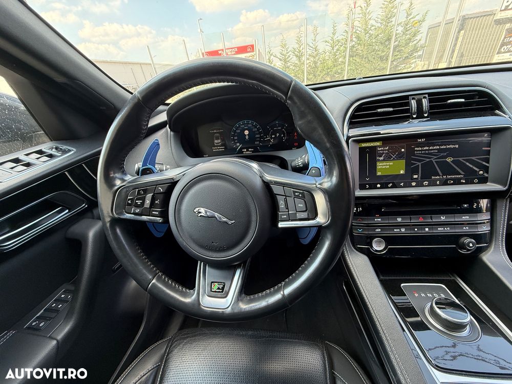 Jaguar F-Pace 20d Aut. R-Sport - 24