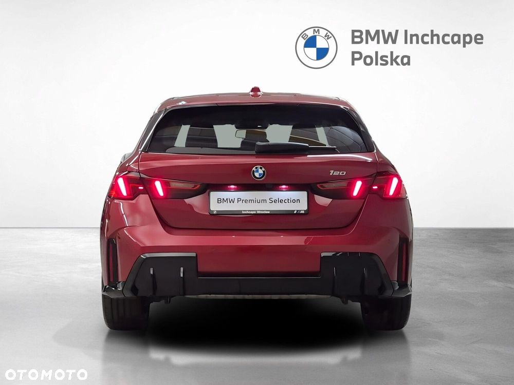 BMW 1 Series 2025 photo 4