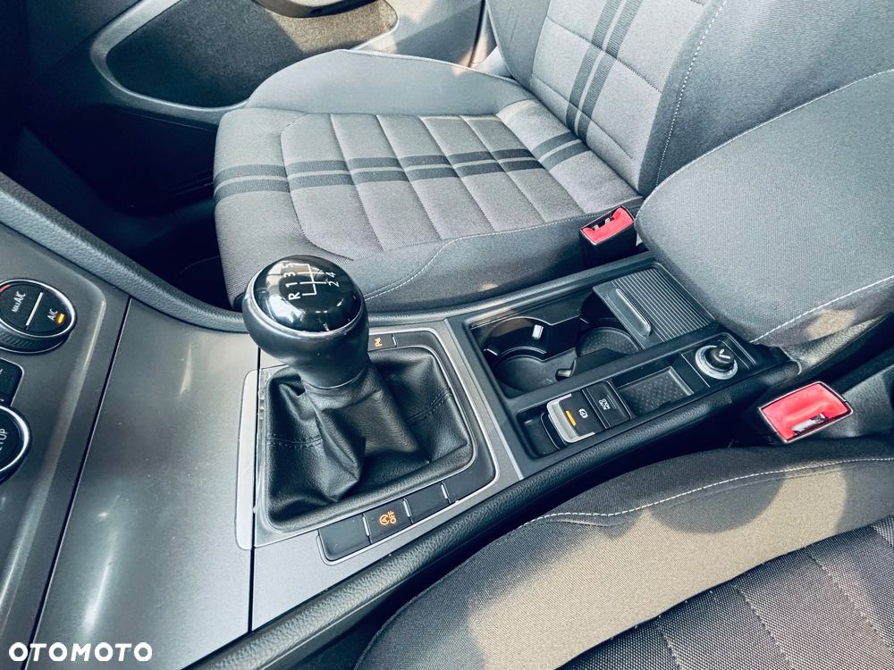 Volkswagen Golf - 31