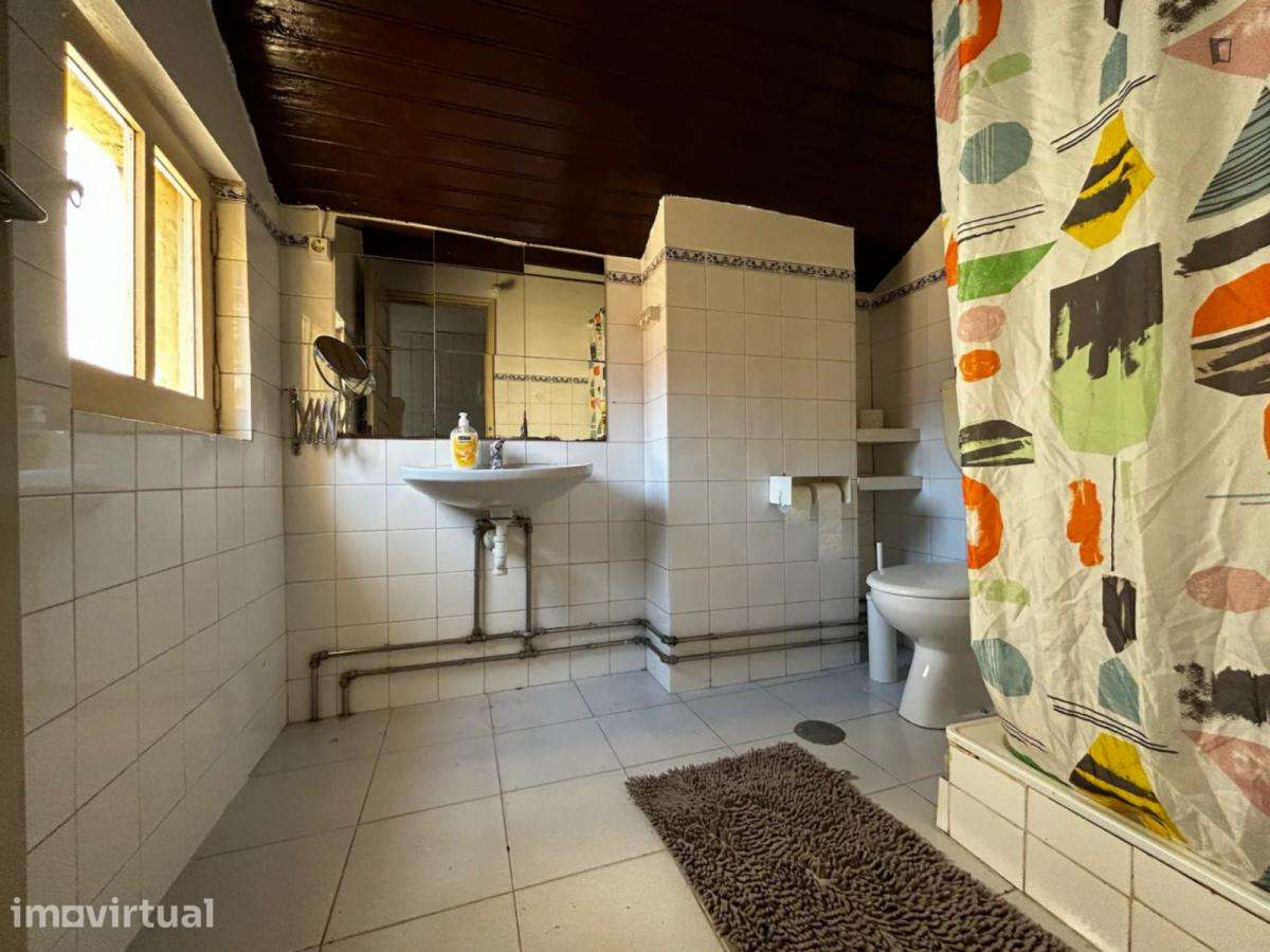 Quarto - localizado em Santo Ildefonso Porto - Grande imagem: 4/12