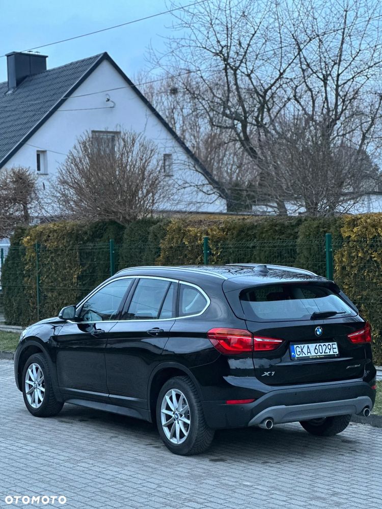BMW X1 xDrive18d Business Edition - 9