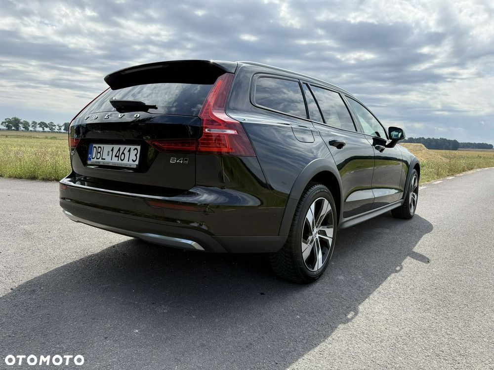 Volvo V60 Cross Country B4 D AWD Plus - 5