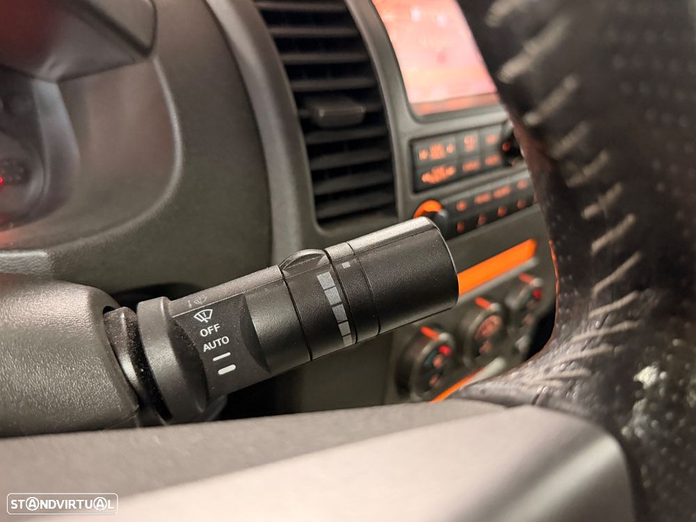 Nissan Navara 2.5 dCi CD LE Premium AT - 28