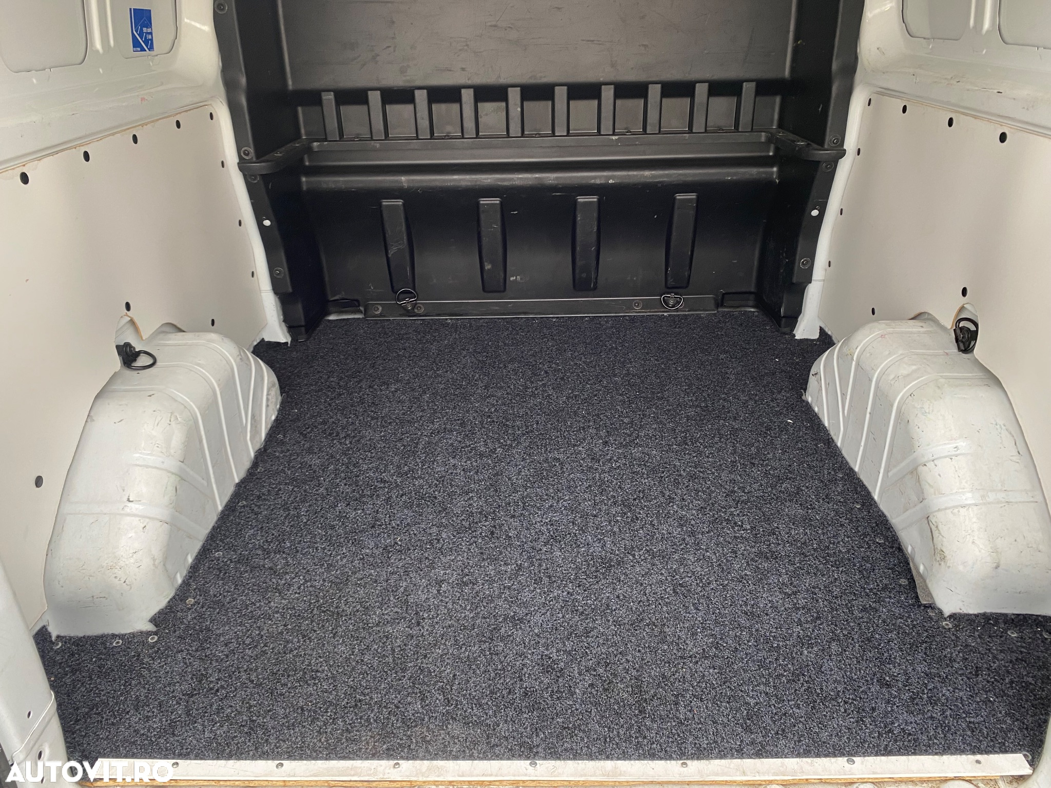 Ford Transit Custom Kombi 320 2.0 EcoBlue 130 CP L2H1 Trend - 13