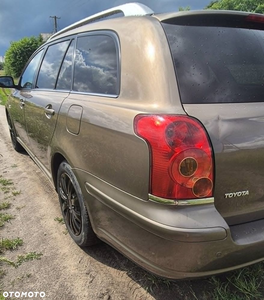 Toyota Avensis 2.2 D-4D Sol - 3