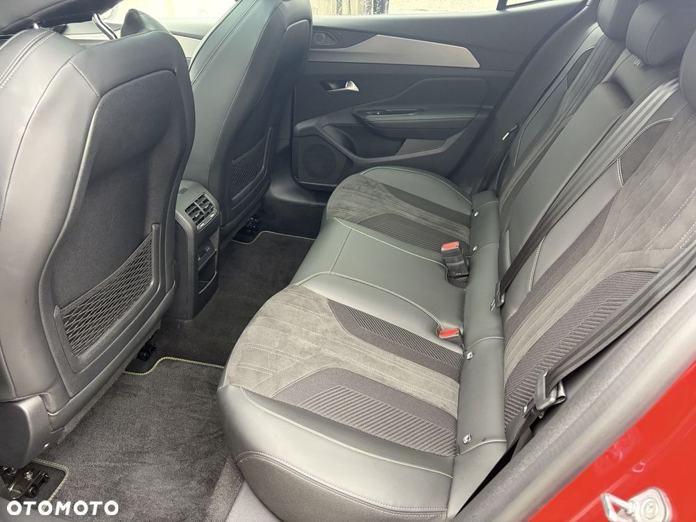 Peugeot 408 - 9