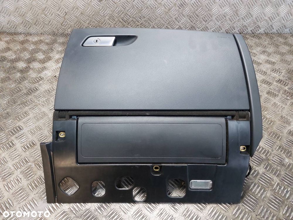 SCHOWEK PASAŻERA + ZMIENIARKA AUDI A7 4G EU 4G1880302A 4G1880918 - 1