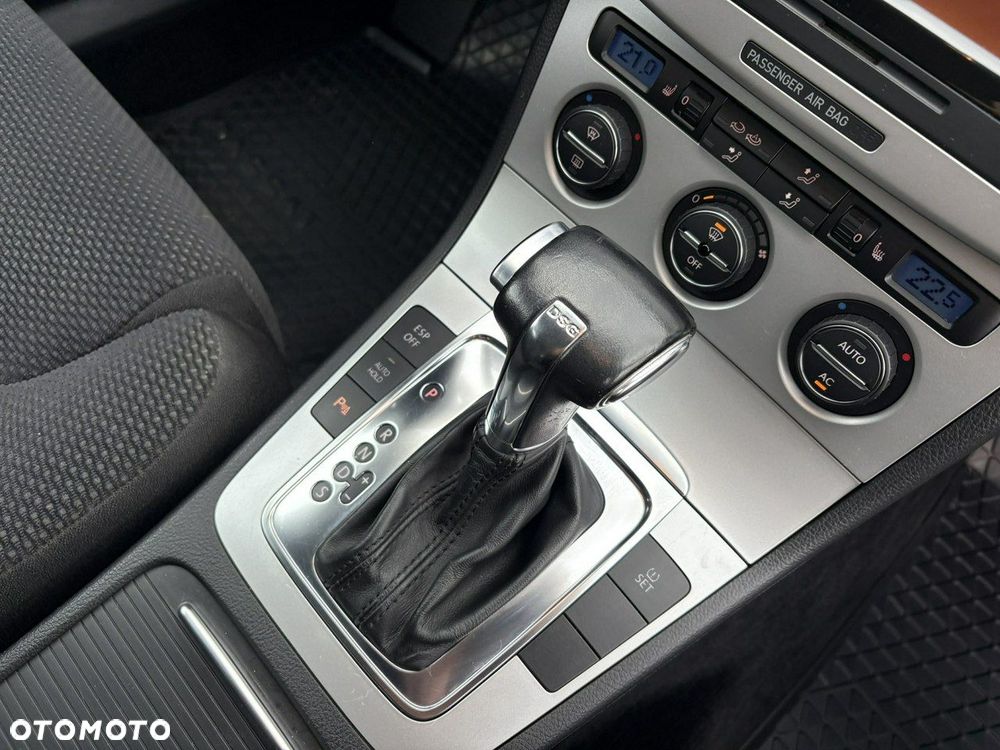 Volkswagen Passat - 17
