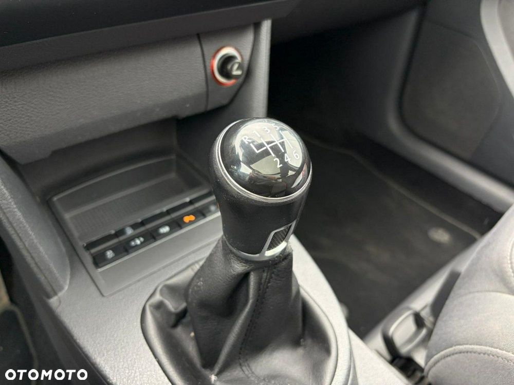 Volkswagen Touran - 17