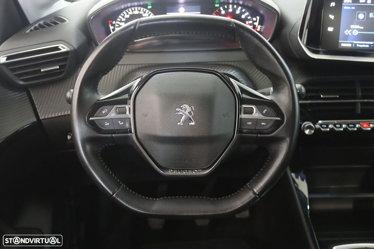 Peugeot 208 - 10