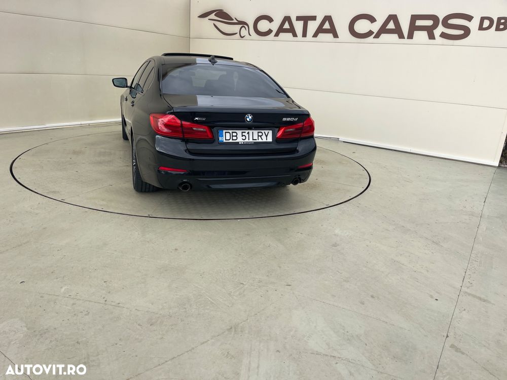 BMW Seria 5 520d xDrive AT - 9