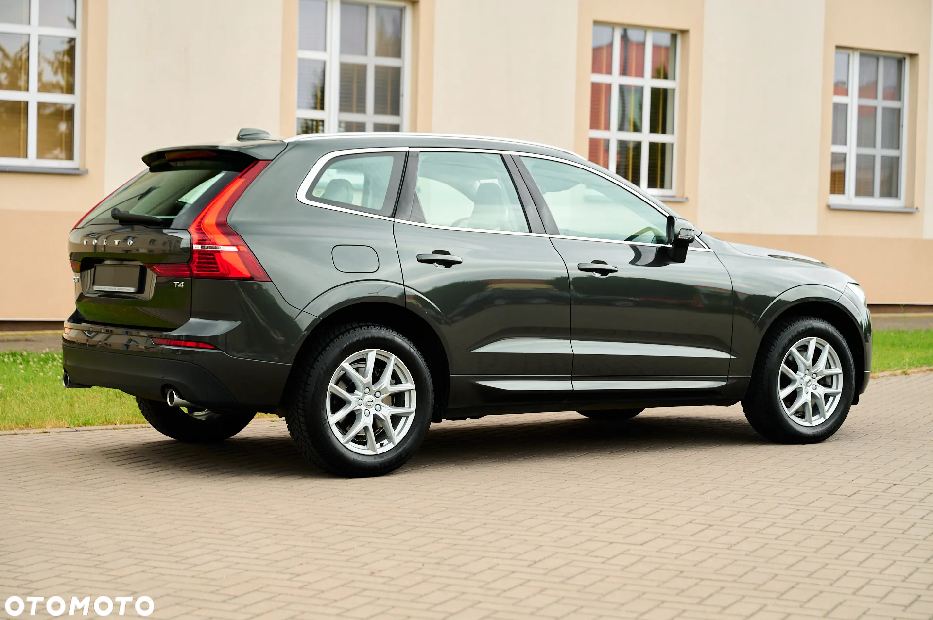 Volvo XC 60 T4 Momentum Pro - 18