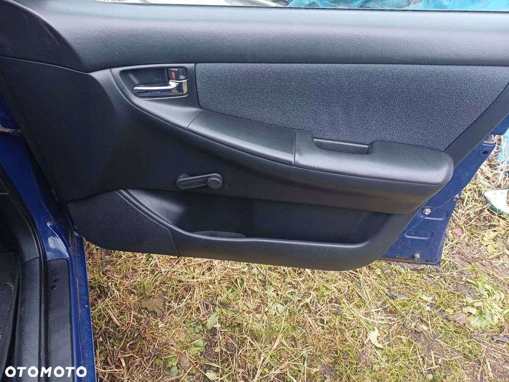 DRZWI KOMPLETNE PRAWY PRZÓD TOYOTA COROLLA E12 8Q4 - 7