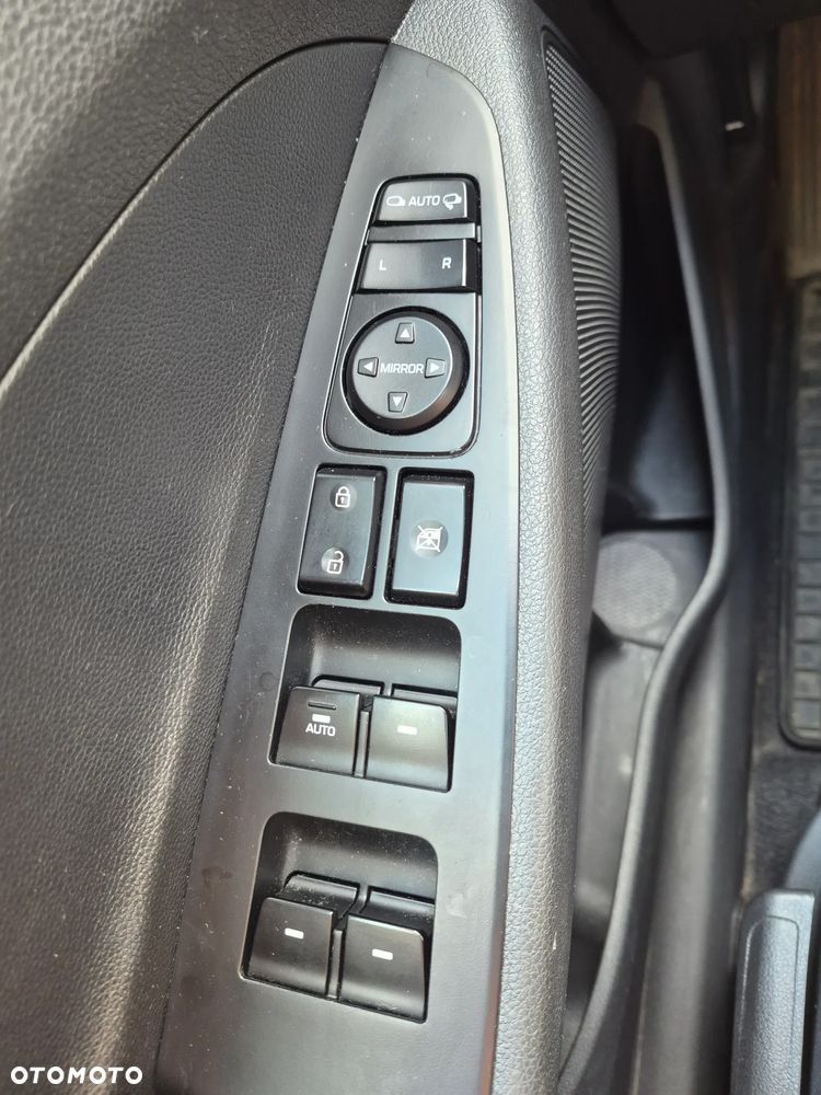 Hyundai Tucson 1.7 CRDI BlueDrive Classic 2WD DCT - 11
