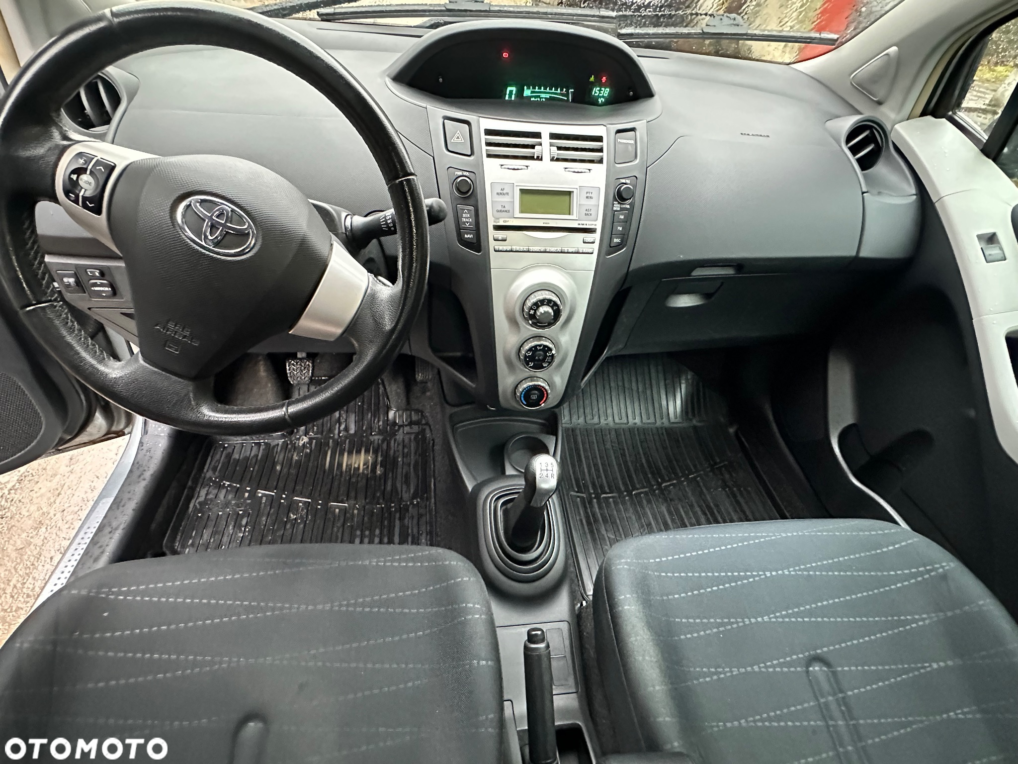 Toyota Yaris 1.0 VVT-i Cool - 24