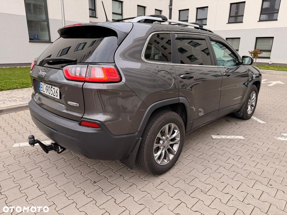 Jeep Cherokee - 5