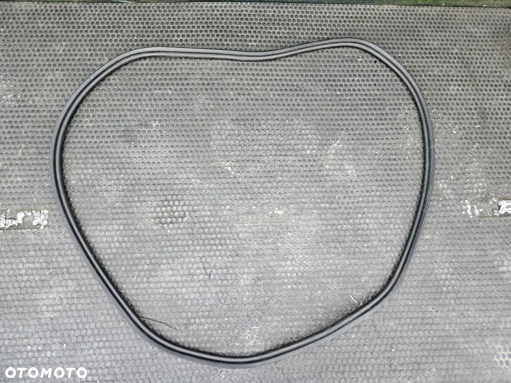 Uszczelka 7141890 Guma Pokrywy Klapy Bagaznika BMW 1 E87 E81