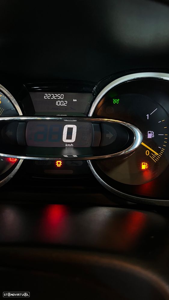 Renault Clio 1.5 dCi Dynamique S - 15