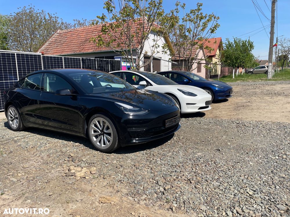 Tesla Model 3 - 4