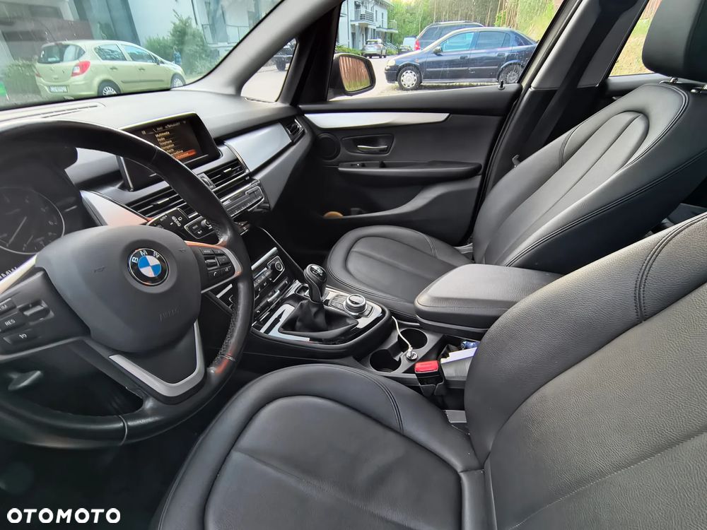BMW Seria 2 218d - 4