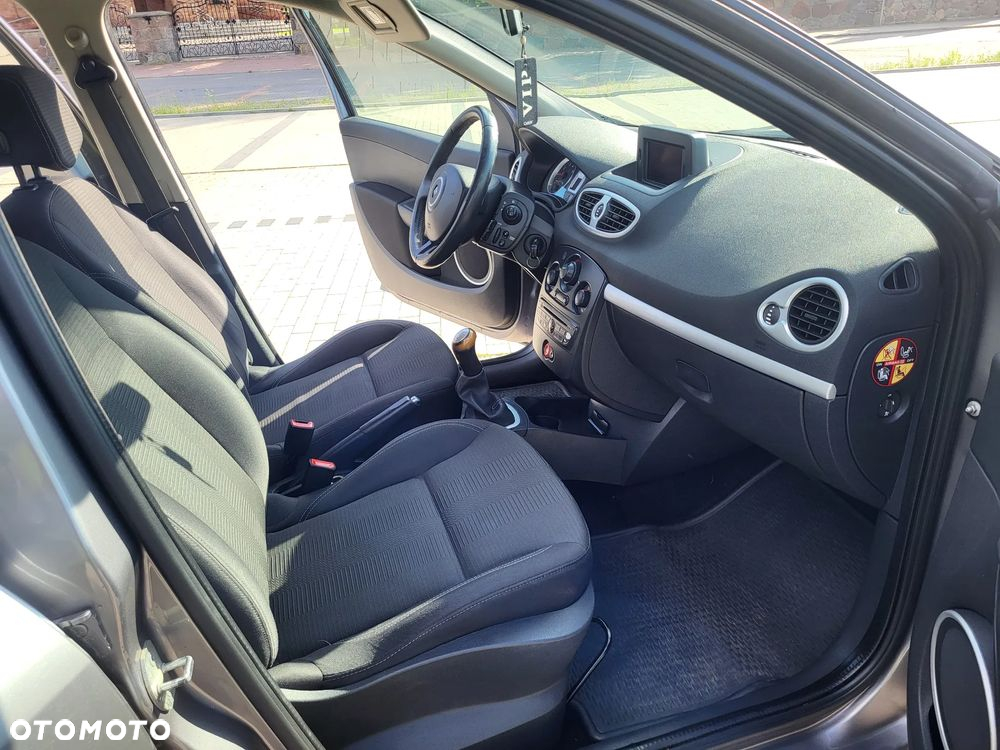 Renault Clio 1.2 16V Alize - 25
