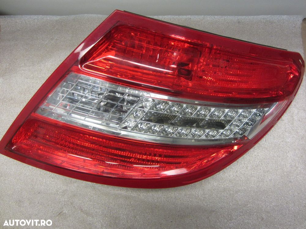 Stop spate lampa Mercedes Clasa C Sedan (W204) 03.2007-03.2011 BestAutoVest partea Dreapta - 1