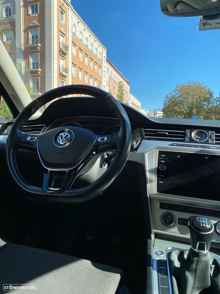 VW Passat Variant 2.0 TDi Confortline - 36