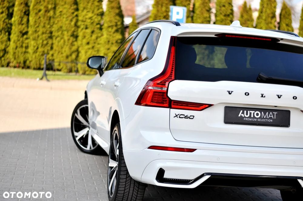 Volvo XC 60 B4 D AWD Plus Dark - 16