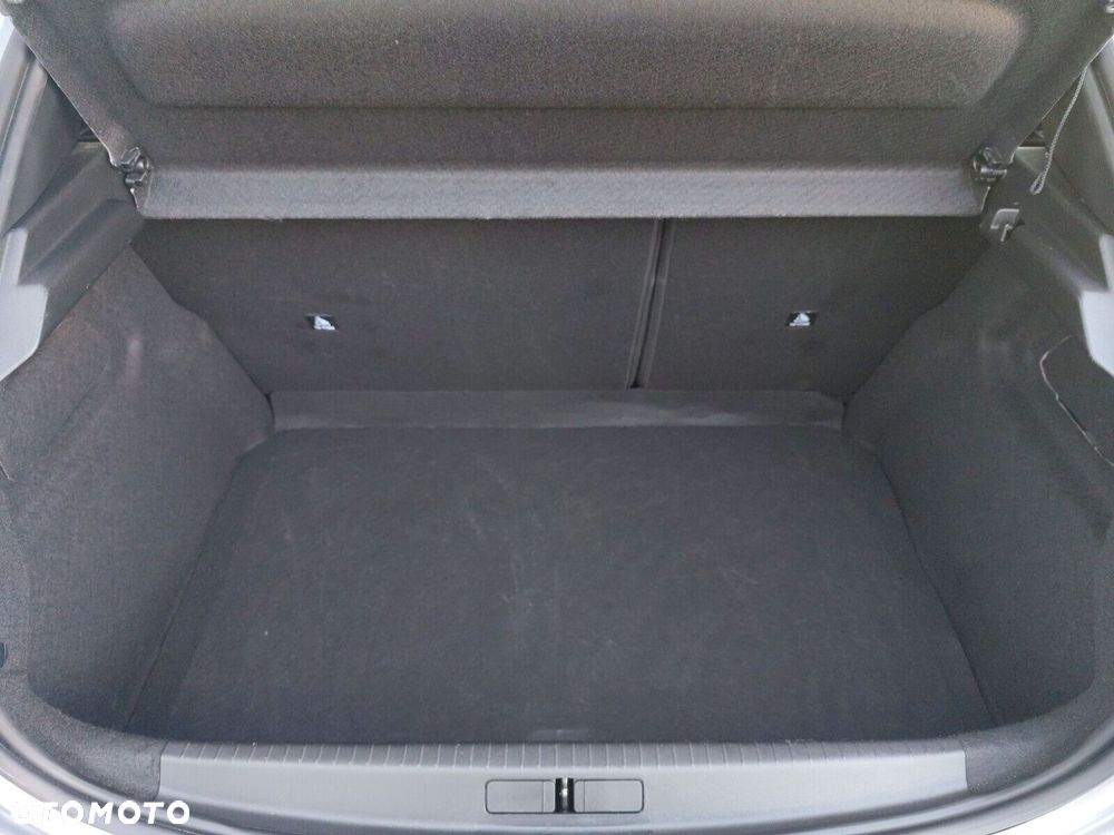 Peugeot 208 - 15