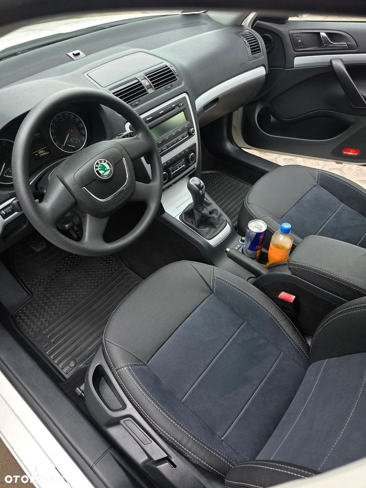 Skoda Octavia 1.6 Elegance EU5 - 26