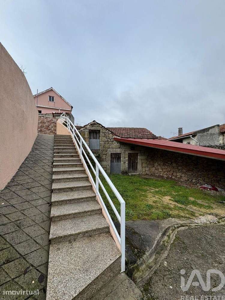 Moradia geminada T2 em Cambra e Carvalhal de Vermilhas de 34,27 m2 - Grande imagem: 2/26