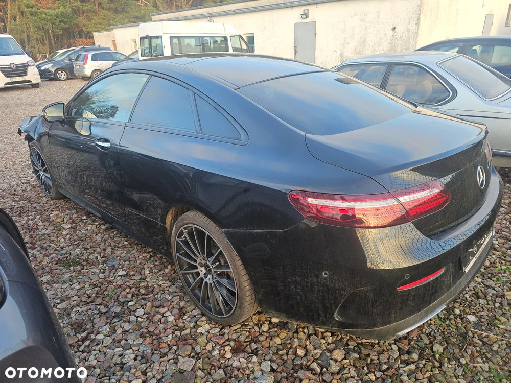 Mercedes-Benz Klasa E 220 d 4Matic 9G-TRONIC Avantgarde - 3