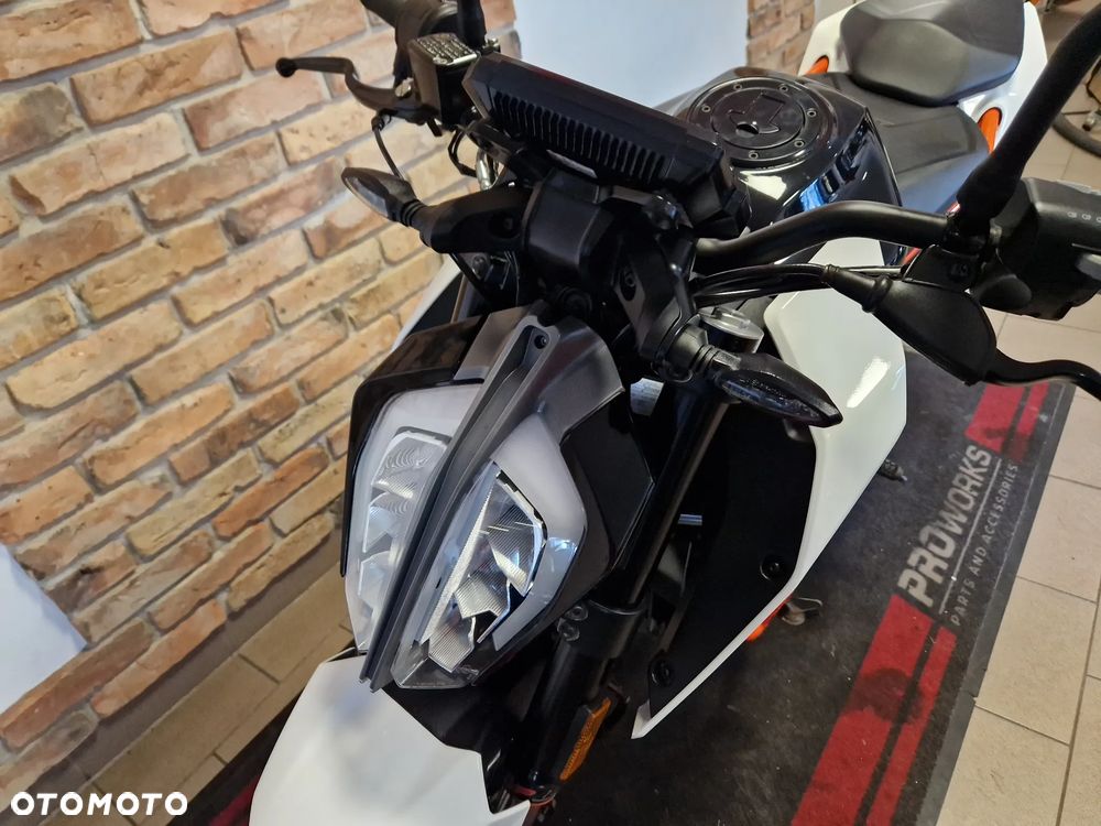 KTM Duke 125 - 23