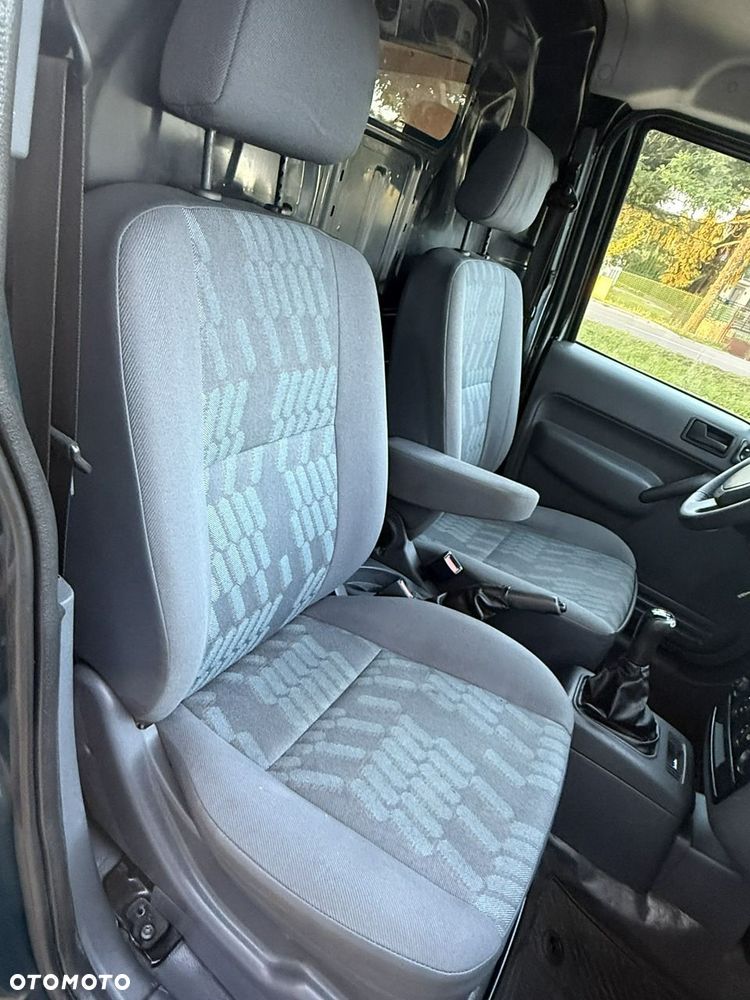 Ford Transit Connect - 13