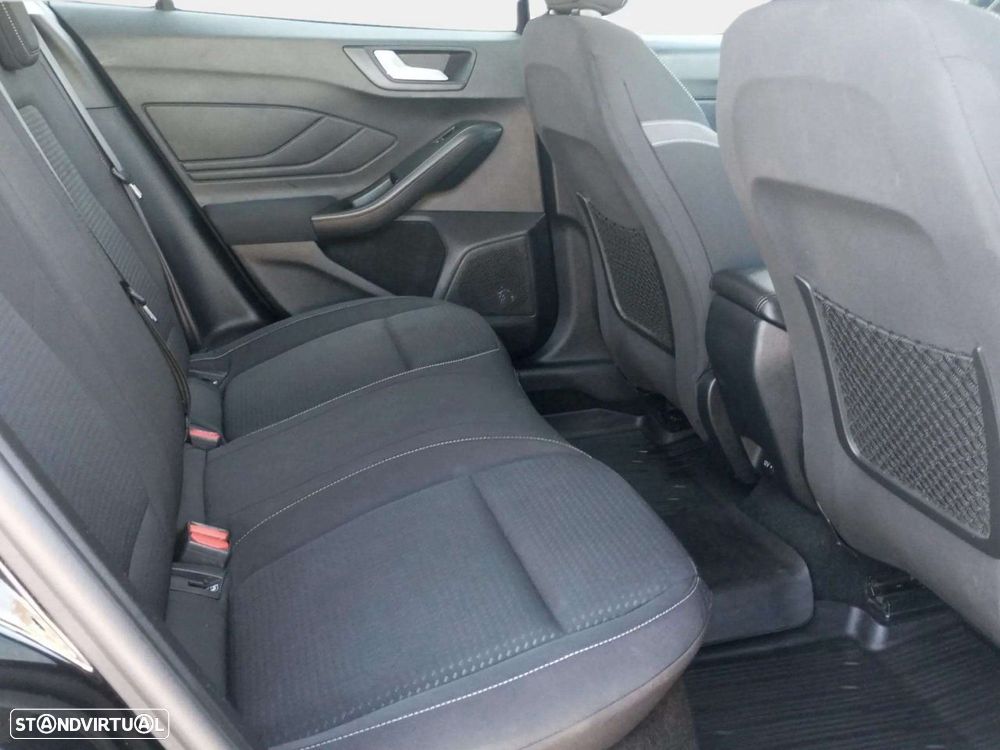 Ford Focus 1.0 EcoBoost Titanium - 11