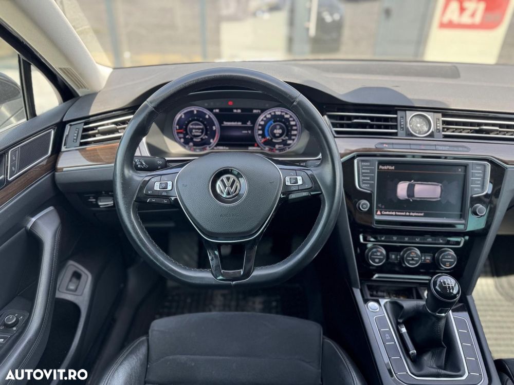 Volkswagen Passat - 13