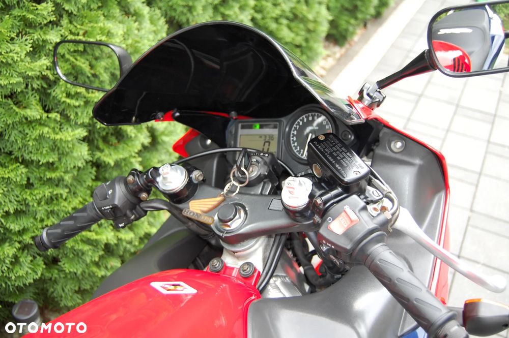 Honda CBR - 13