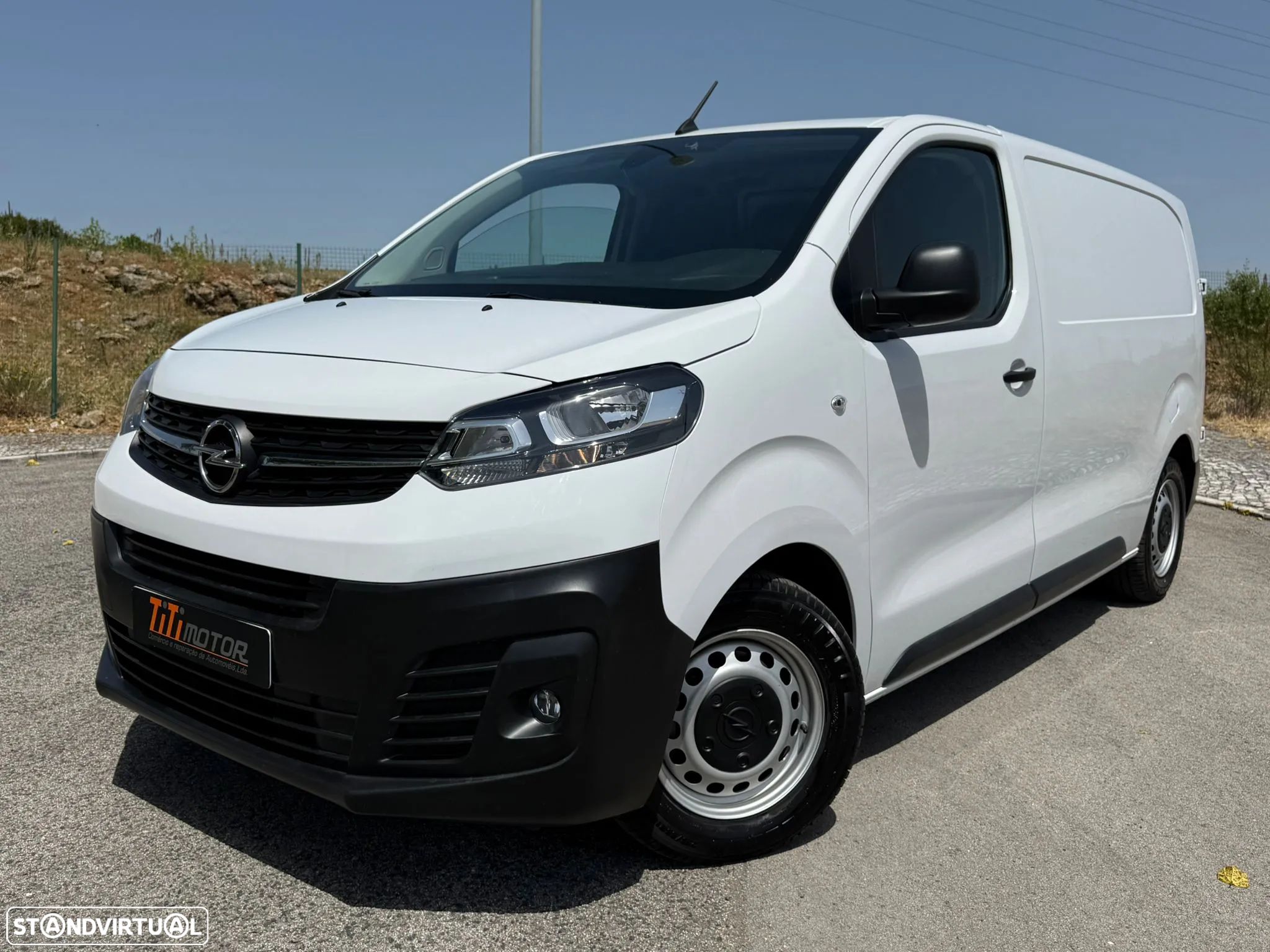 Opel Vivaro 1.5 CDTi 3Lug Iva Dedutível - 1