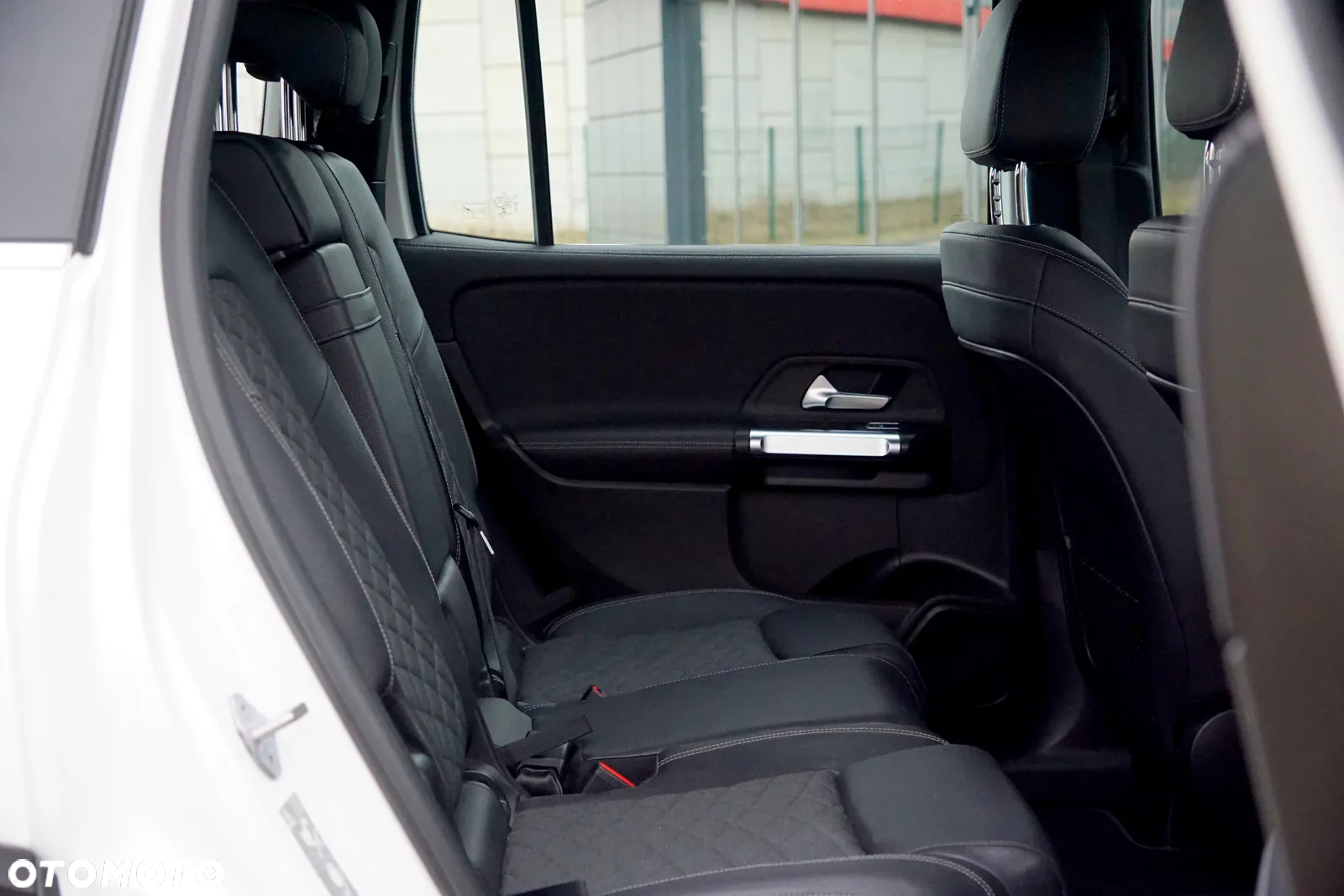 Mercedes-Benz GLB 200 7G-DCT Progressive - 26