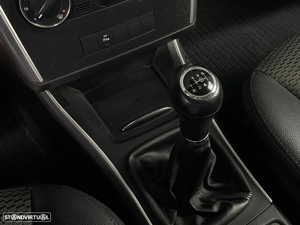 Mercedes-Benz B 180 - 15