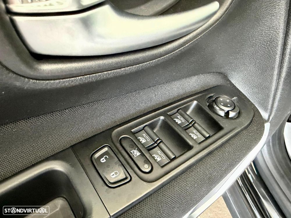 Jeep Renegade 1.0 T Limited - 9