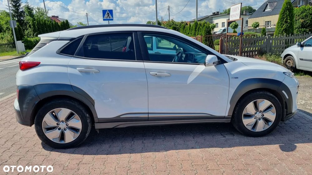 Hyundai Kona 64kWh Executive - 17