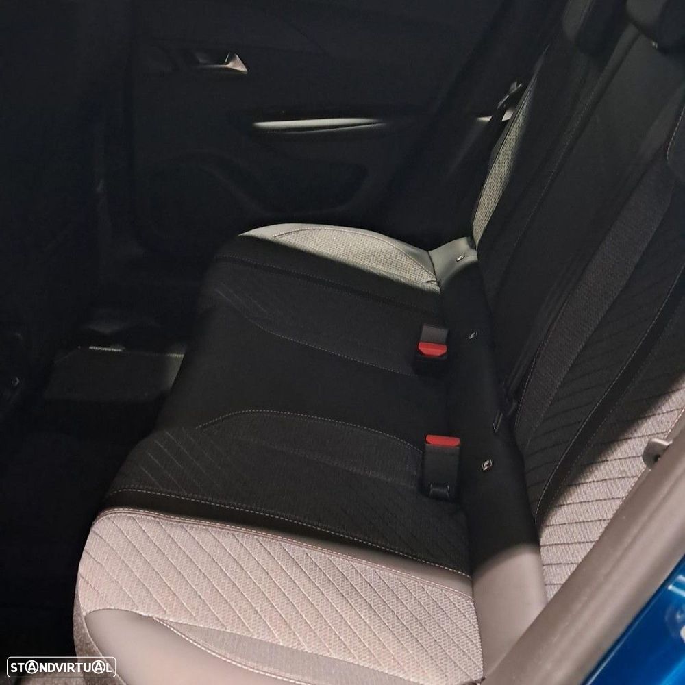 Peugeot 2008 1.2 PureTech Allure - 8