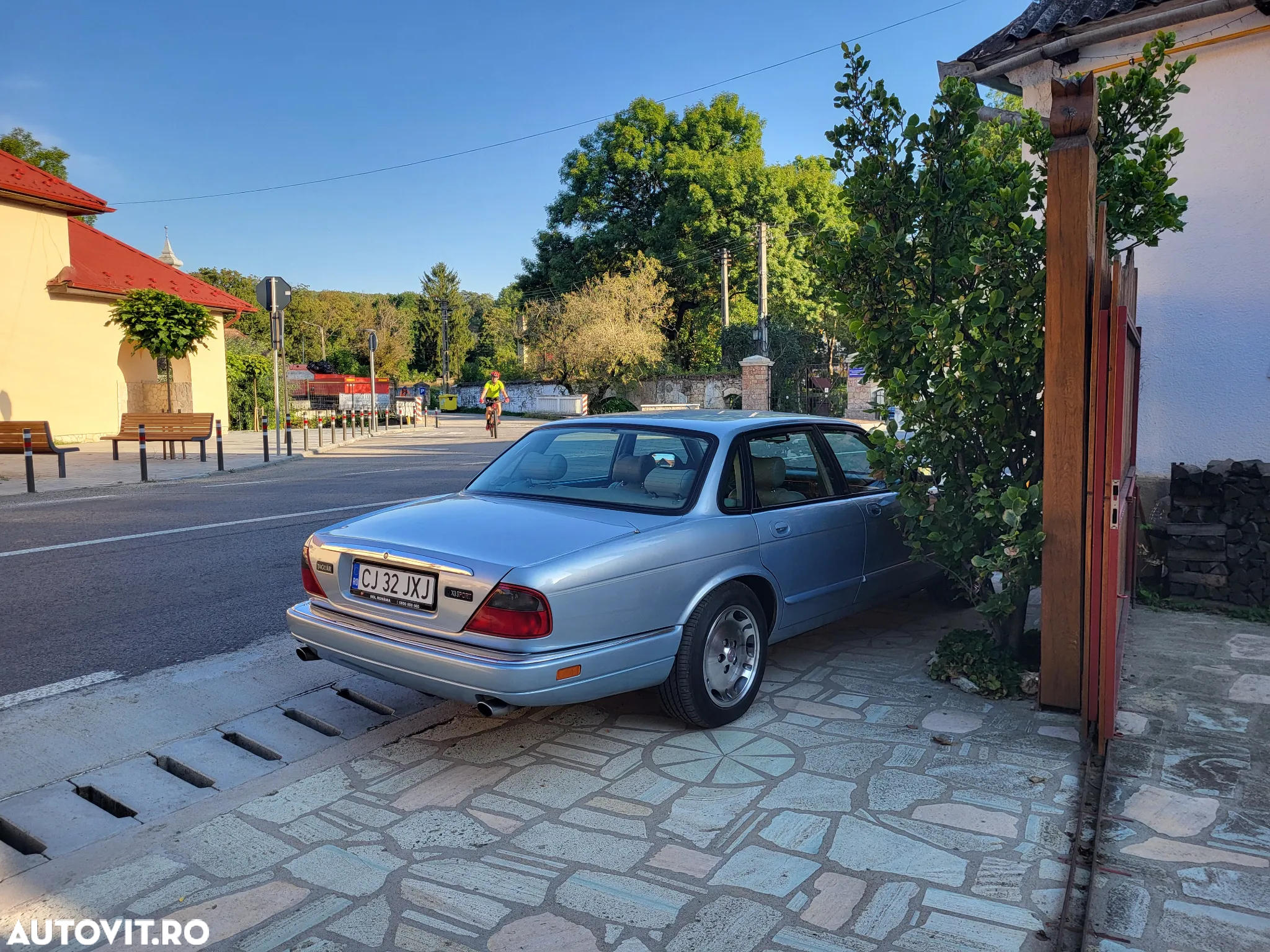 Jaguar XJ - 21