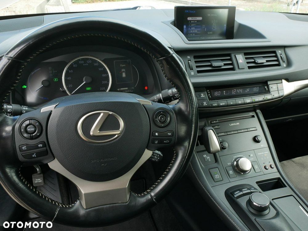 Lexus CT 200h - 18