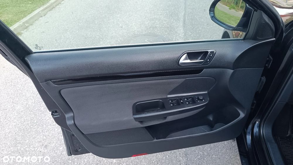 Volkswagen Golf 1.6 TDI DPF Comfortline - 22