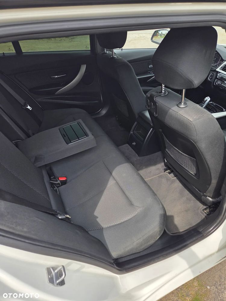 BMW Seria 3 320i GPF xDrive Advantage - 10