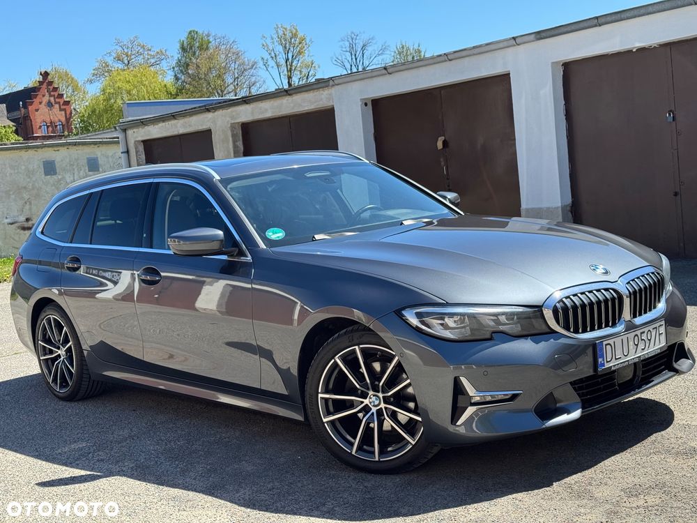 BMW Seria 3 320d Luxury Line - 36