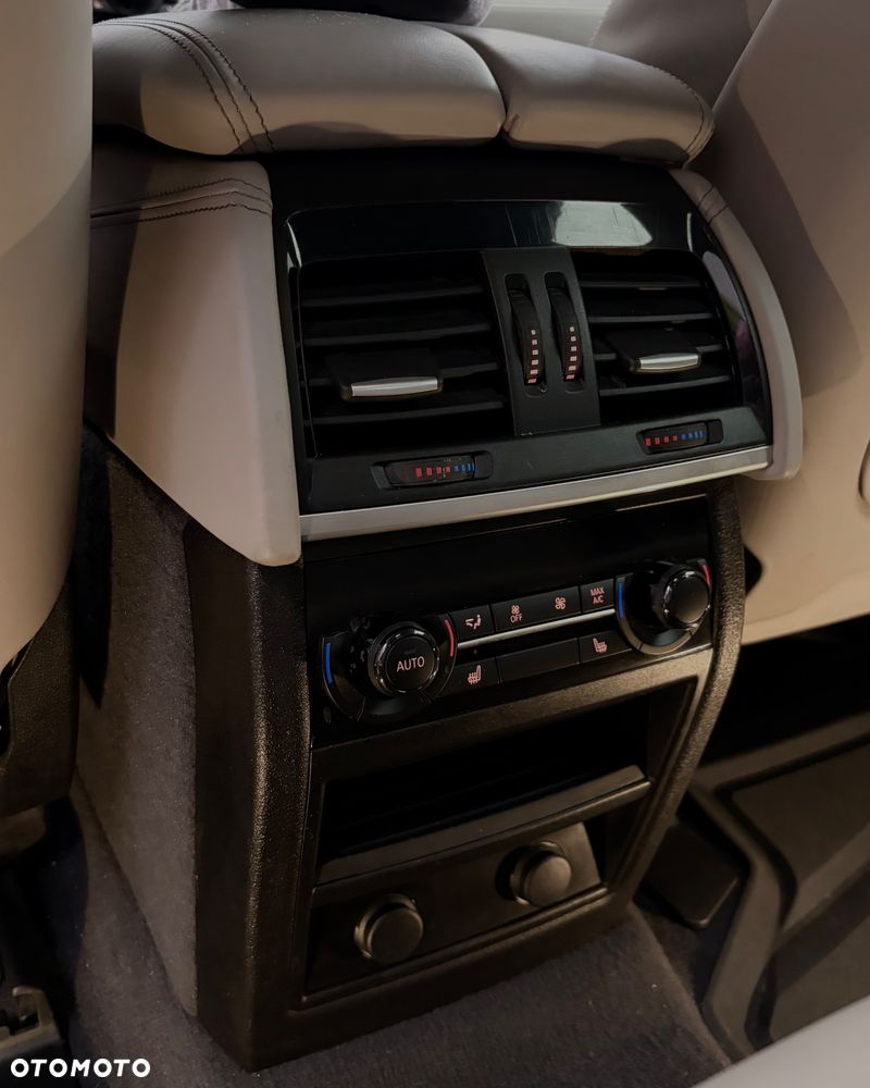 BMW X6 xDrive40d - 9